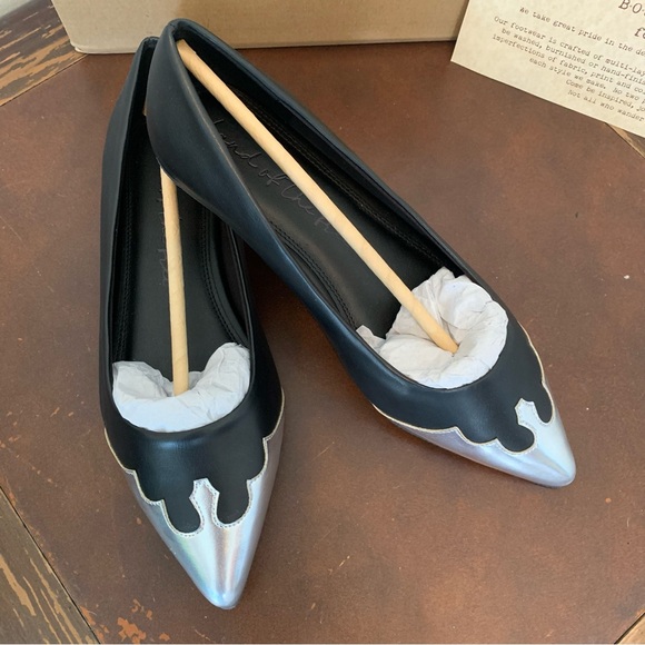 *NWT* BOG Band of the Free Gald Western Flats - Picture 2 of 11